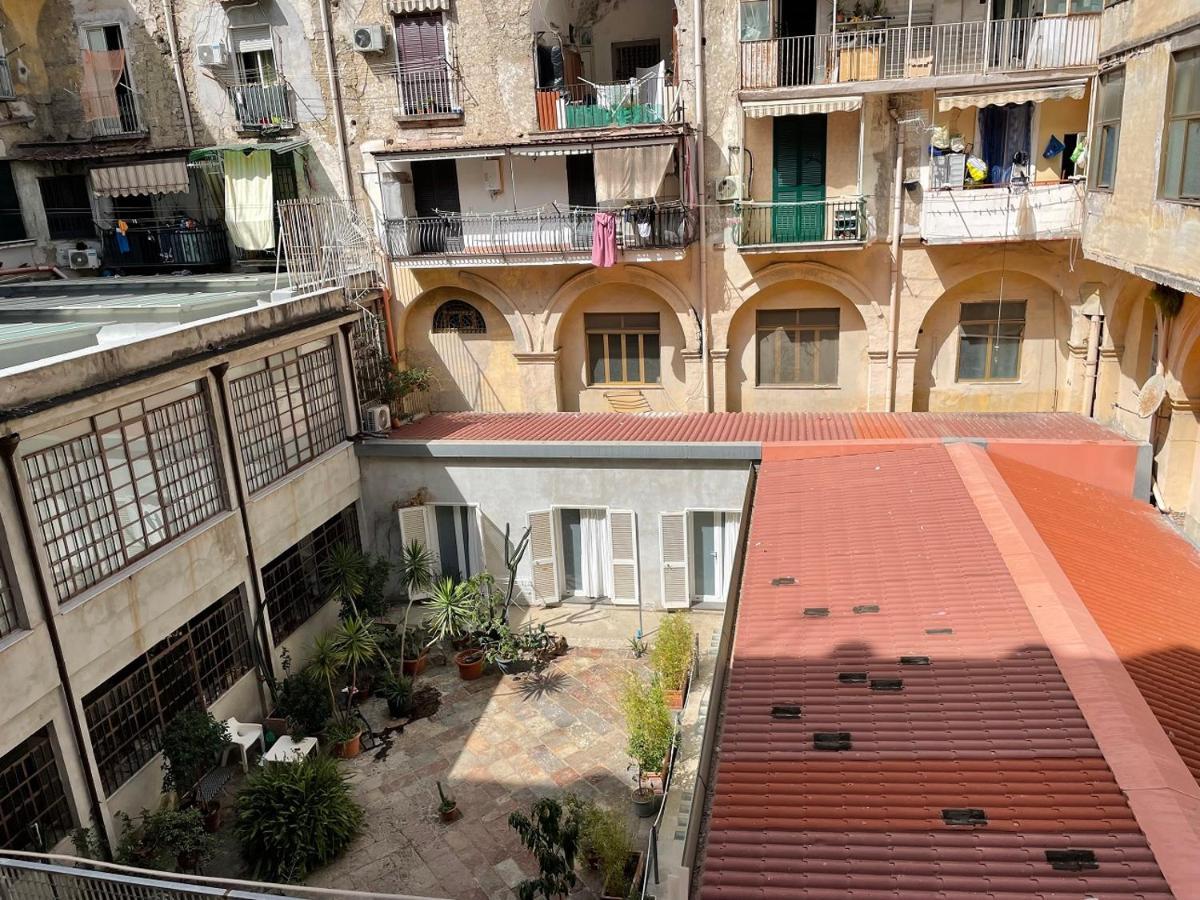 La Casa Spagnola Napoli Exterior foto