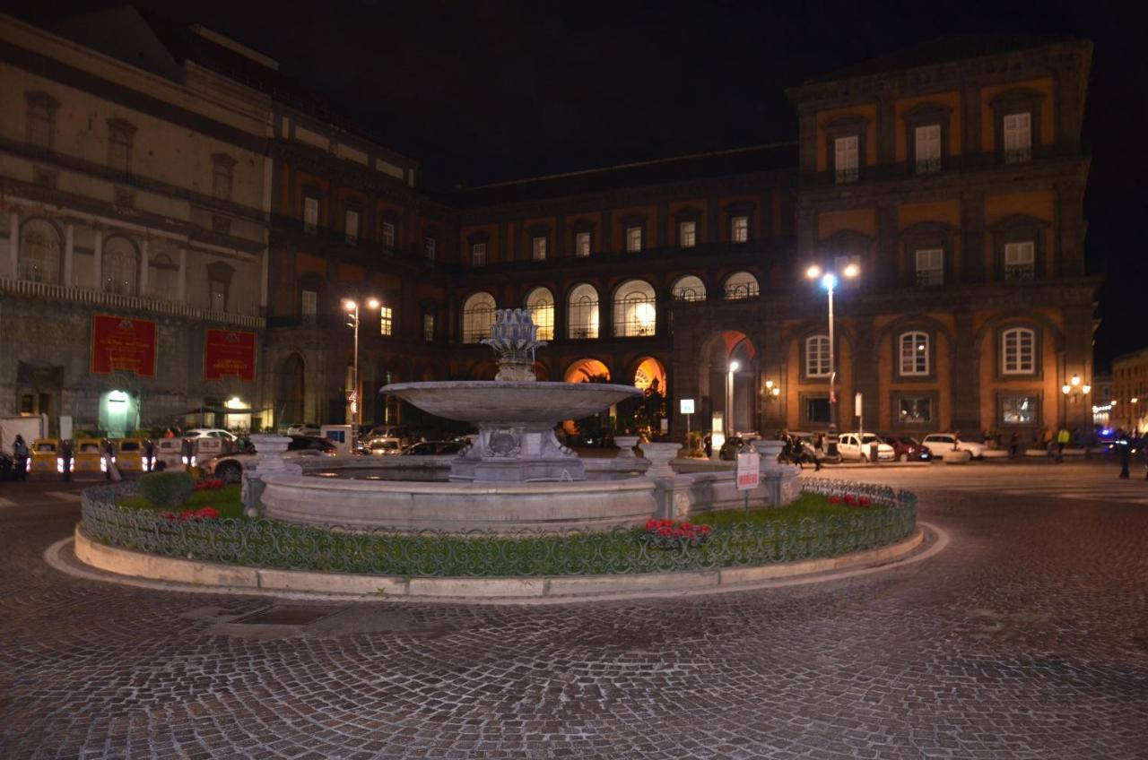 La Casa Spagnola Napoli Exterior foto
