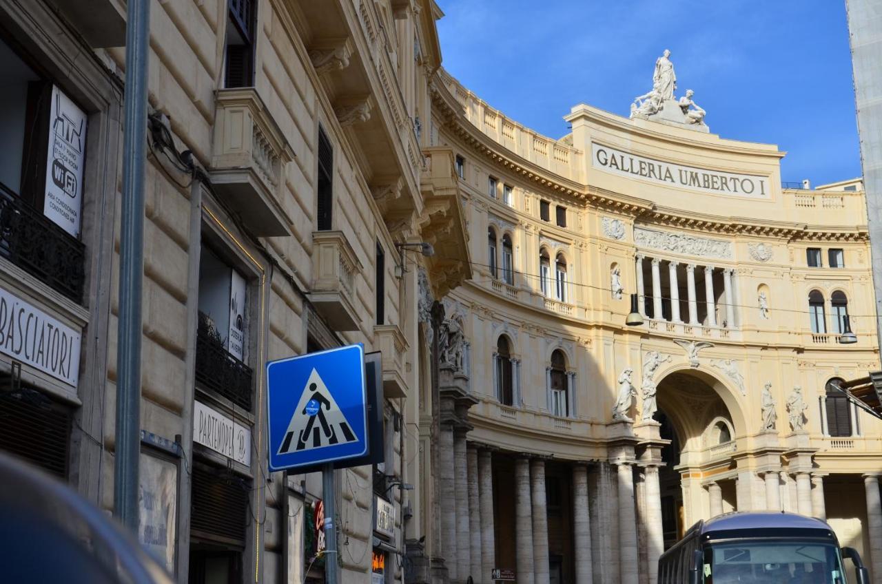 La Casa Spagnola Napoli Exterior foto