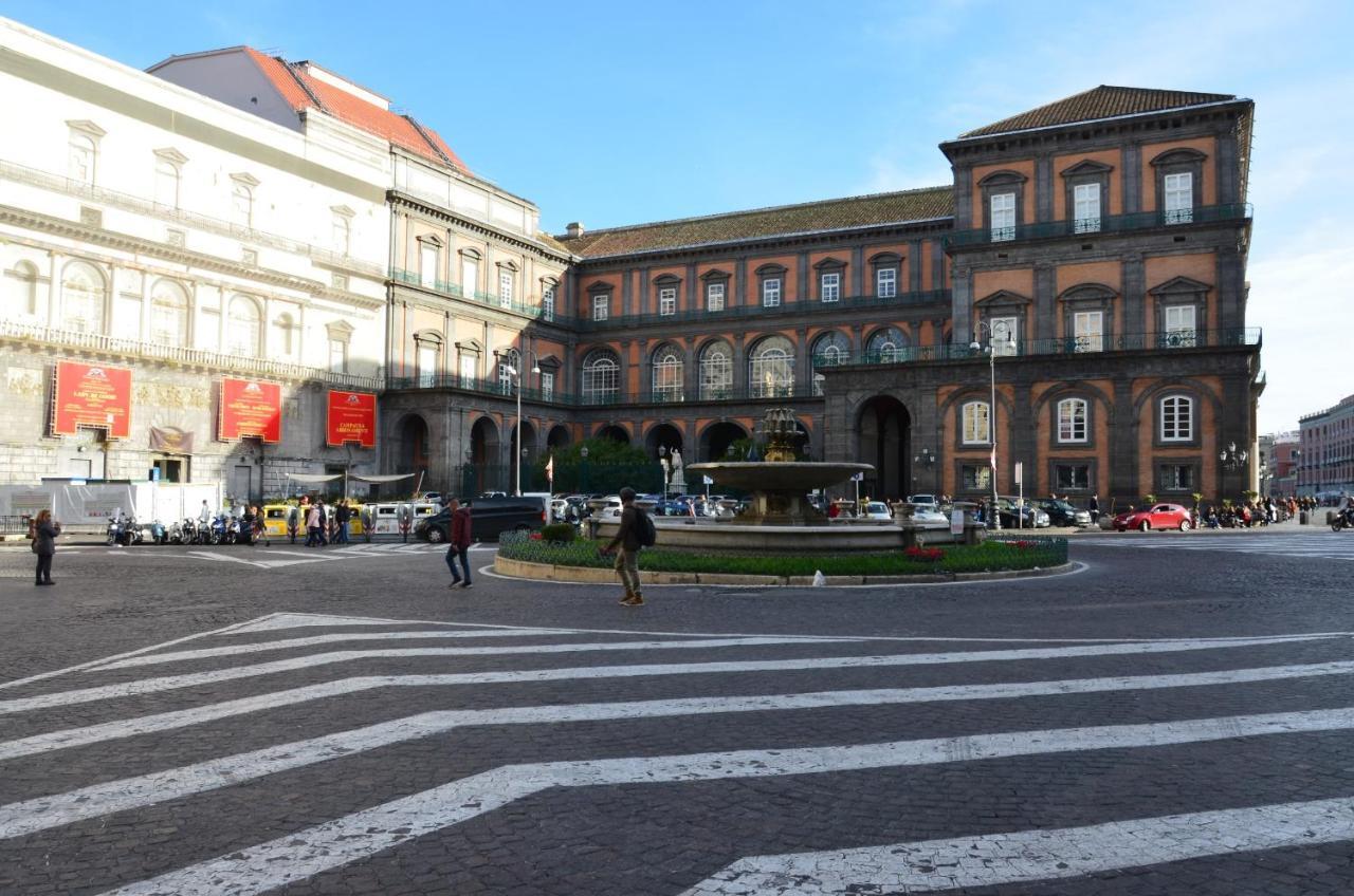 La Casa Spagnola Napoli Exterior foto